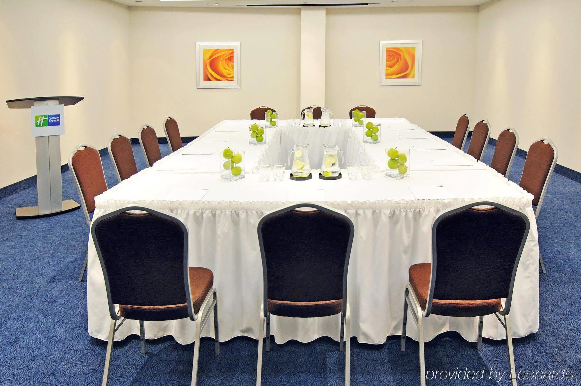 Holiday Inn Express Hotel & Suites Toronto - Markham By Ihg Richmond Hill Facilidades foto
